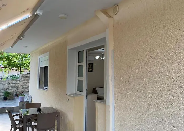 Rajan Shehaj * Sarandë