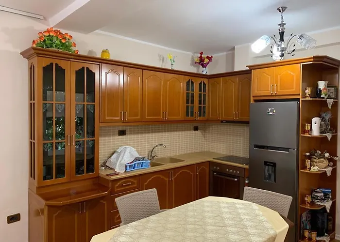 Rajan Shehaj Διαμέρισμα Σαράντα